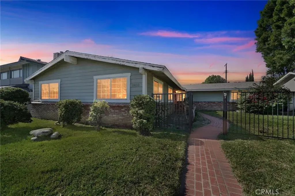 11633 Balboa, Granada Hills