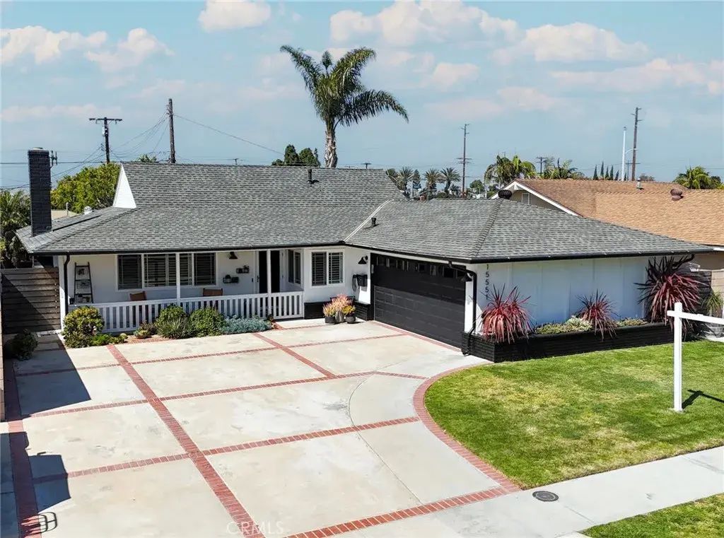 15551 Aulnay Lane, Huntington Beach