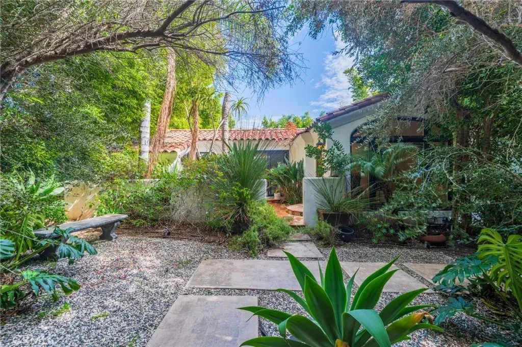 1240 N Olive Drive, West Hollywood