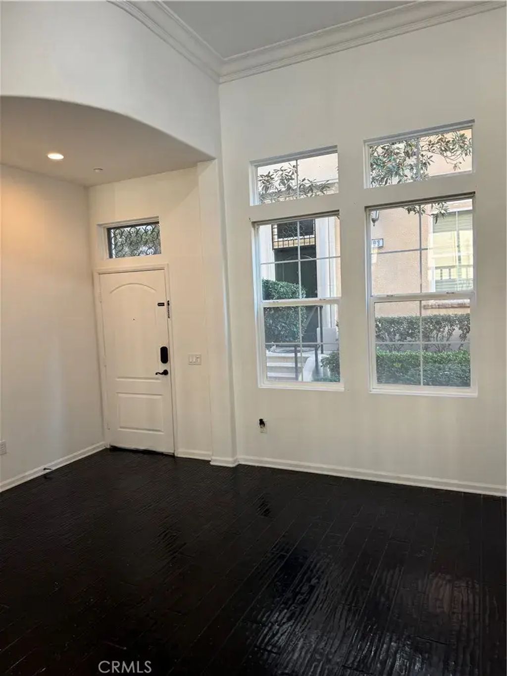 4445 Owens, Corona