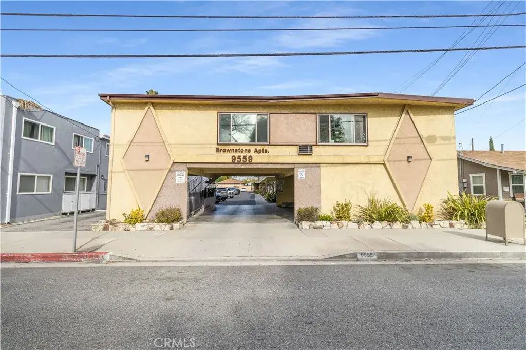 9559 Flower Street, Bellflower