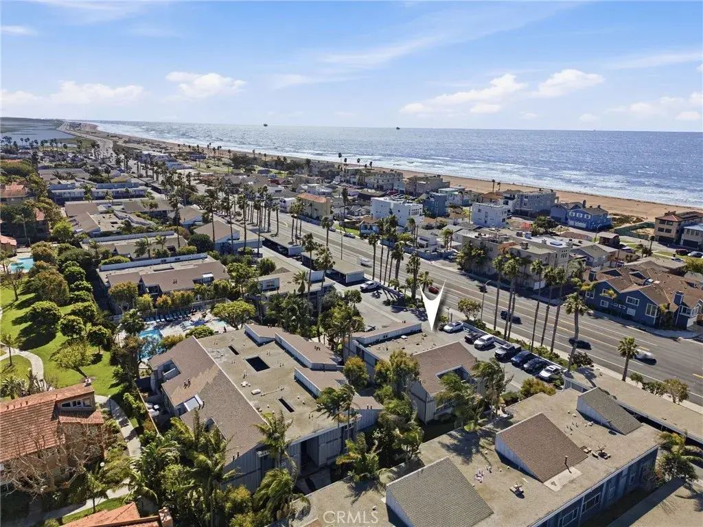 16852 Pacific Coast Highway 104, Huntington Beach