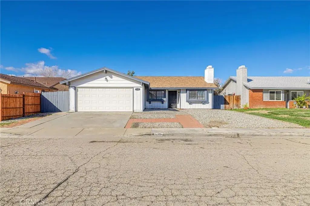 1129 Lightcap, Lancaster