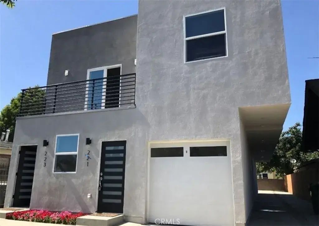 221 W 85th, Los Angeles