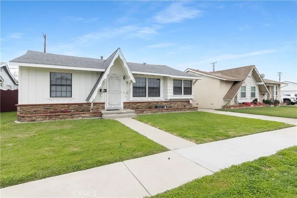 20802 Ely Ave, Lakewood