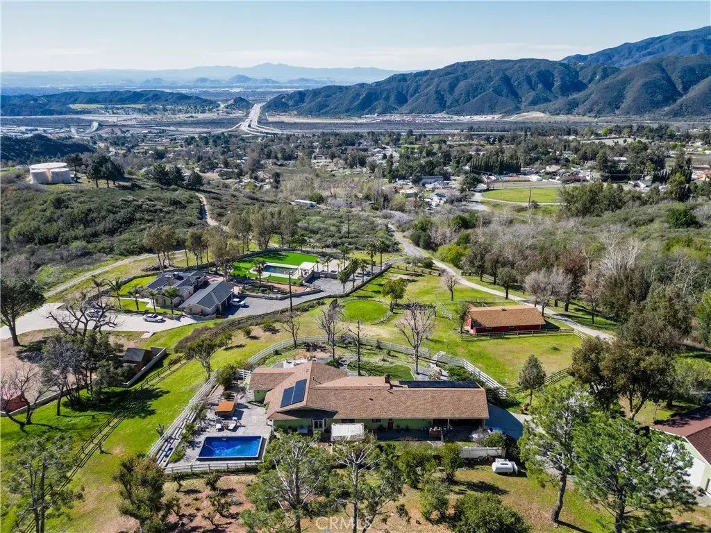 625 Kimbark, Devore