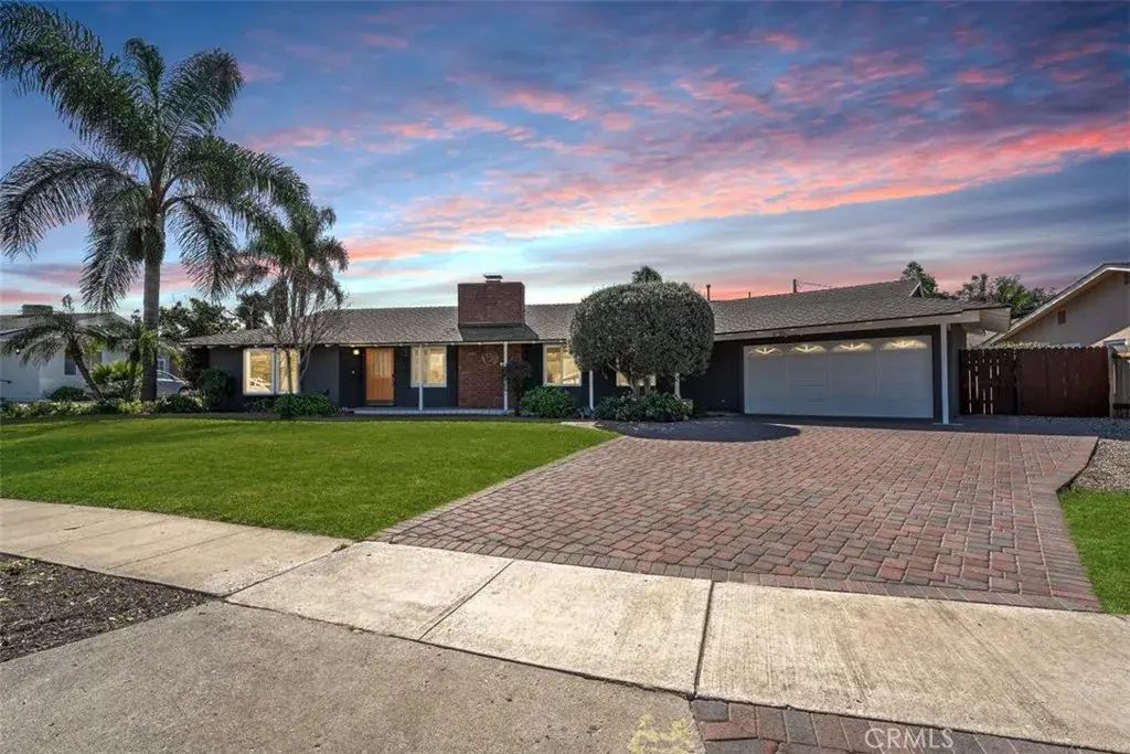 17922 Romelle, Santa Ana
