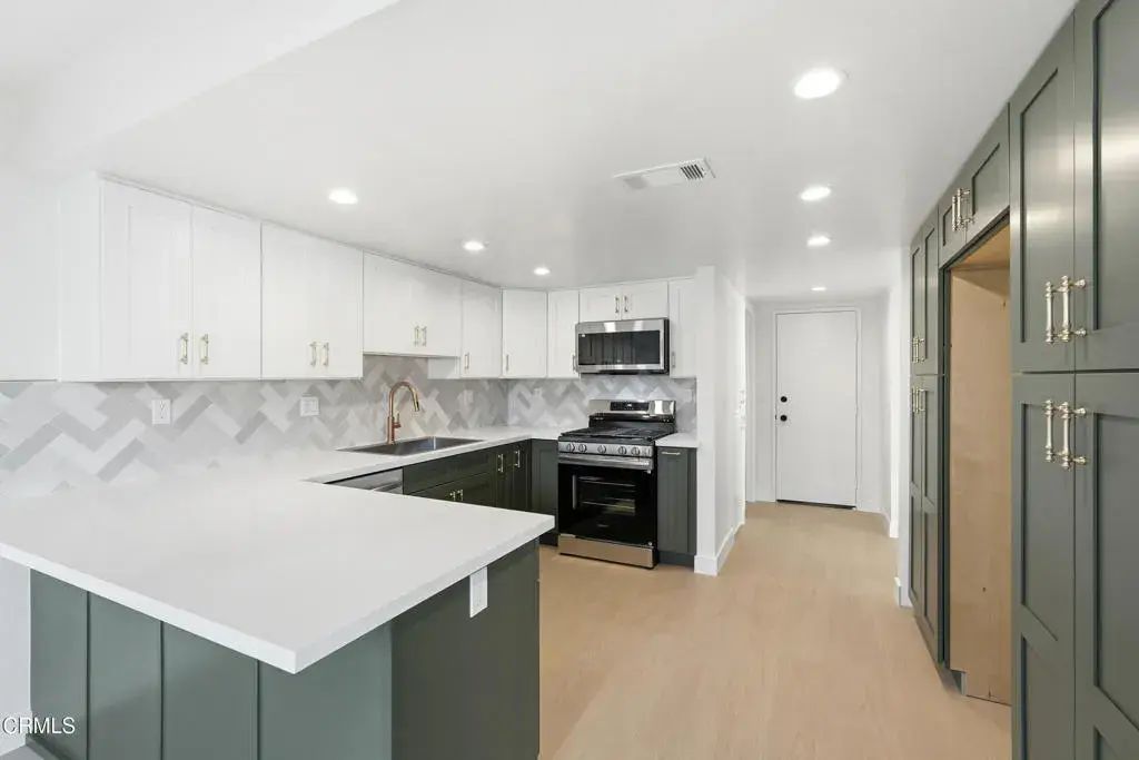 823 Earlham Street 4, Pasadena