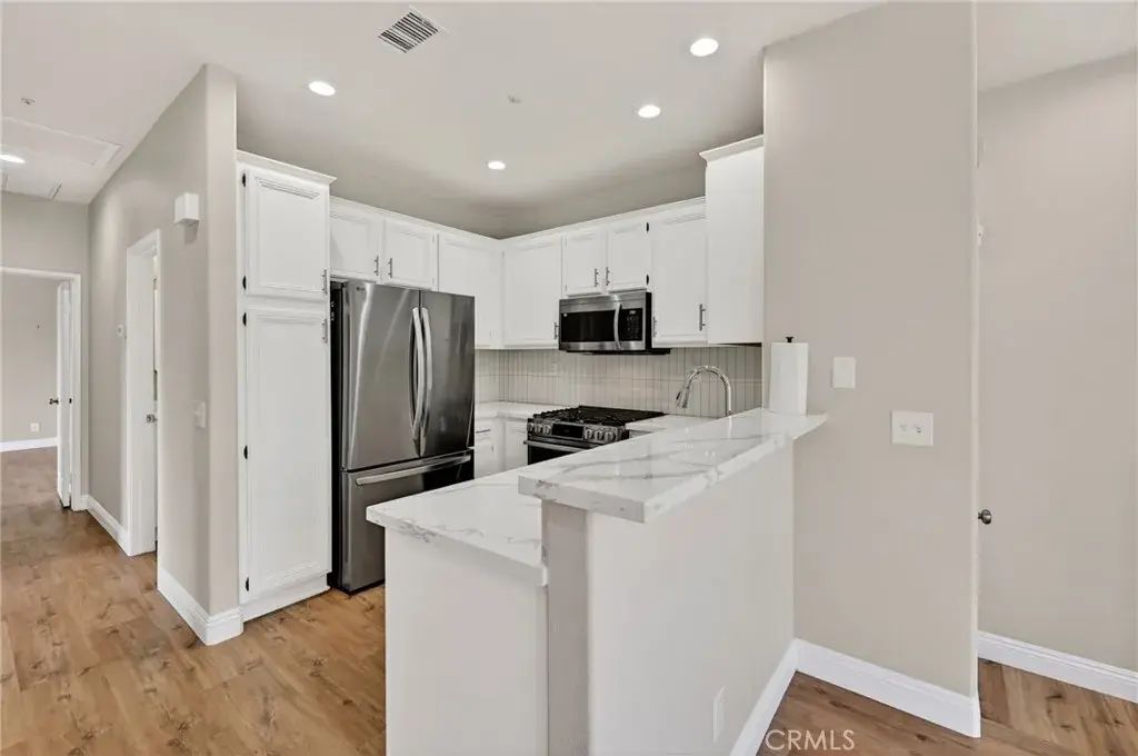 89 Vellisimo, Aliso Viejo