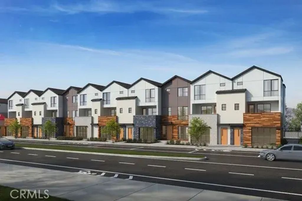 5876 Linden Ave Avenue 8, Long Beach