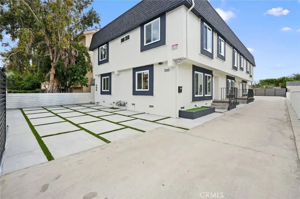 7010 Lennox Avenue B, Van Nuys