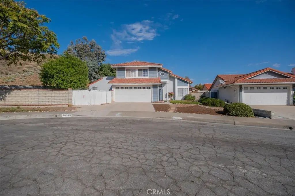 28043 Woodstock Avenue, Castaic