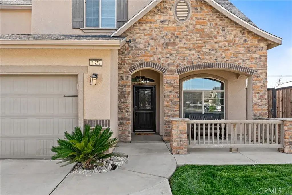 2327 N Elm, Visalia