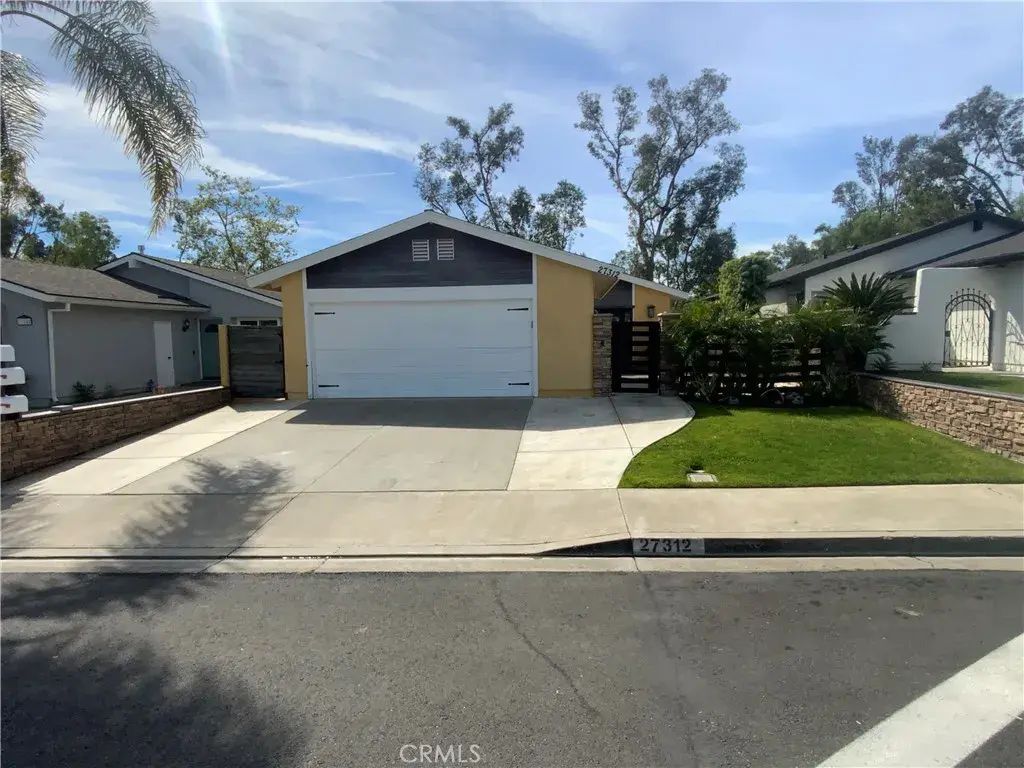 27312 Las Nieves, Mission Viejo