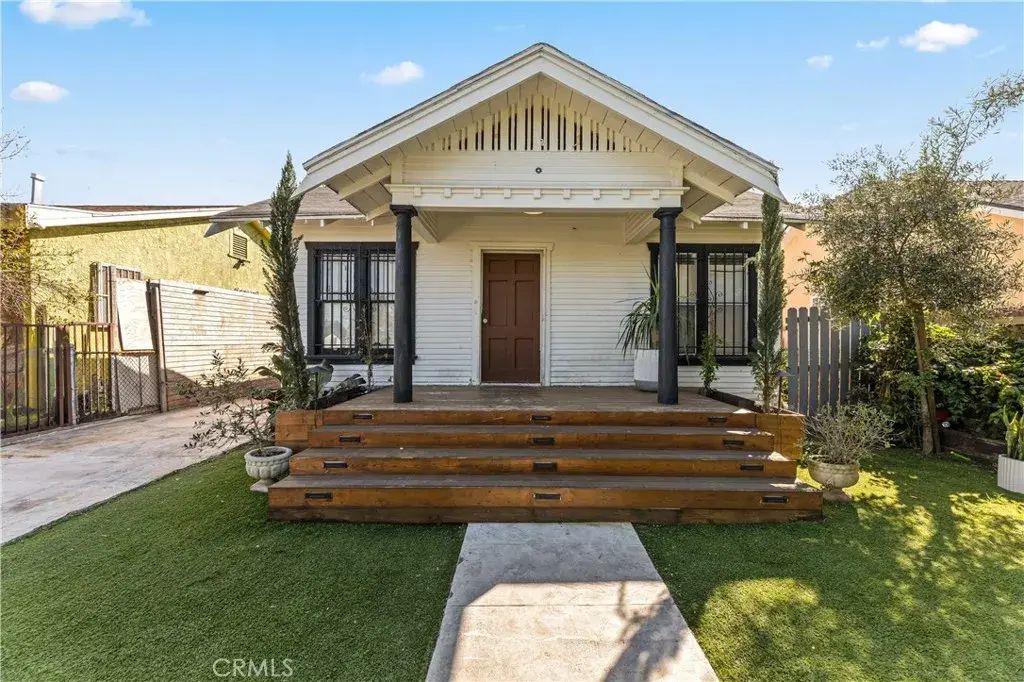 1218 W 69th, Los Angeles