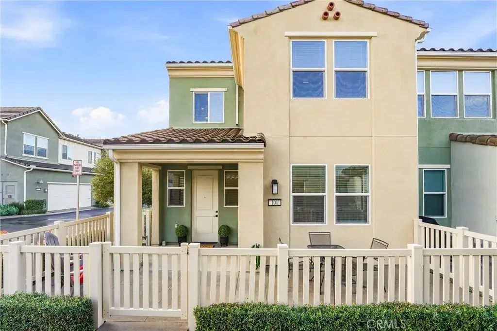 3945 Lavine Way 101, Corona