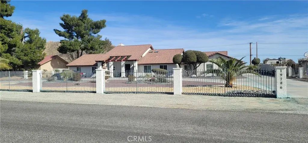 19786 Symeron Road, Apple Valley