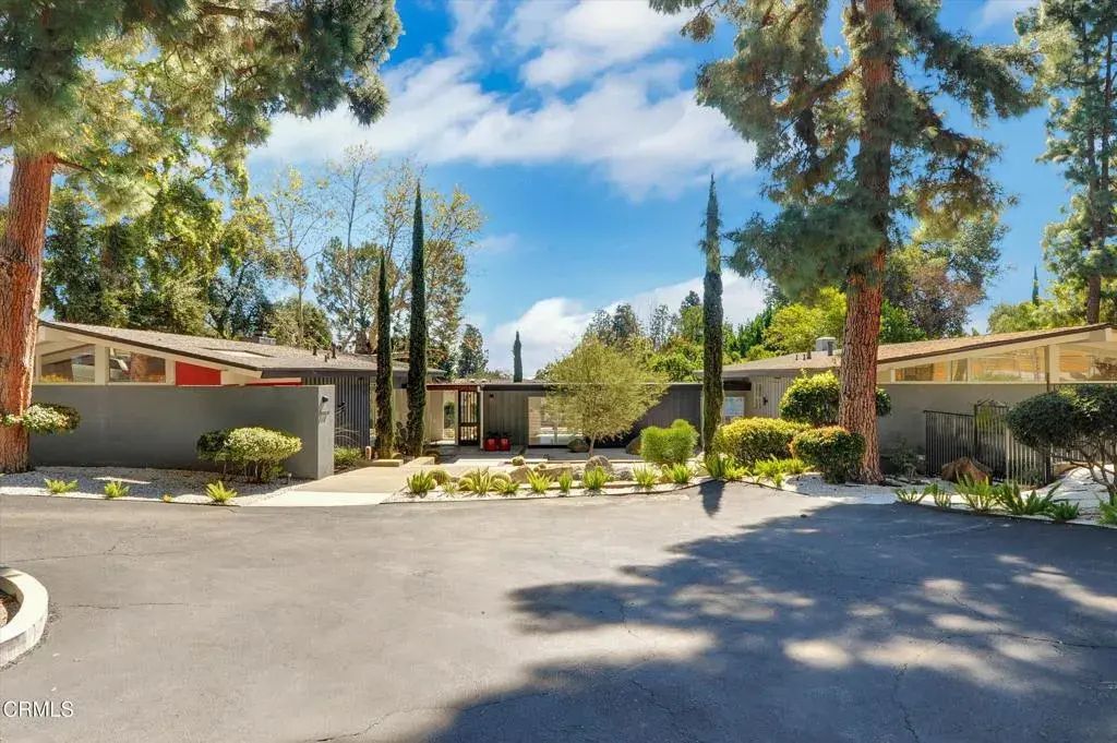 5060 Hook Tree Road, La Canada Flintridge