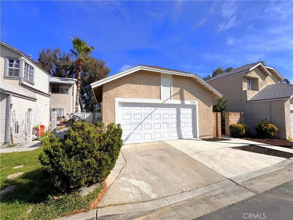 1250 Iron Horse Circle, Colton