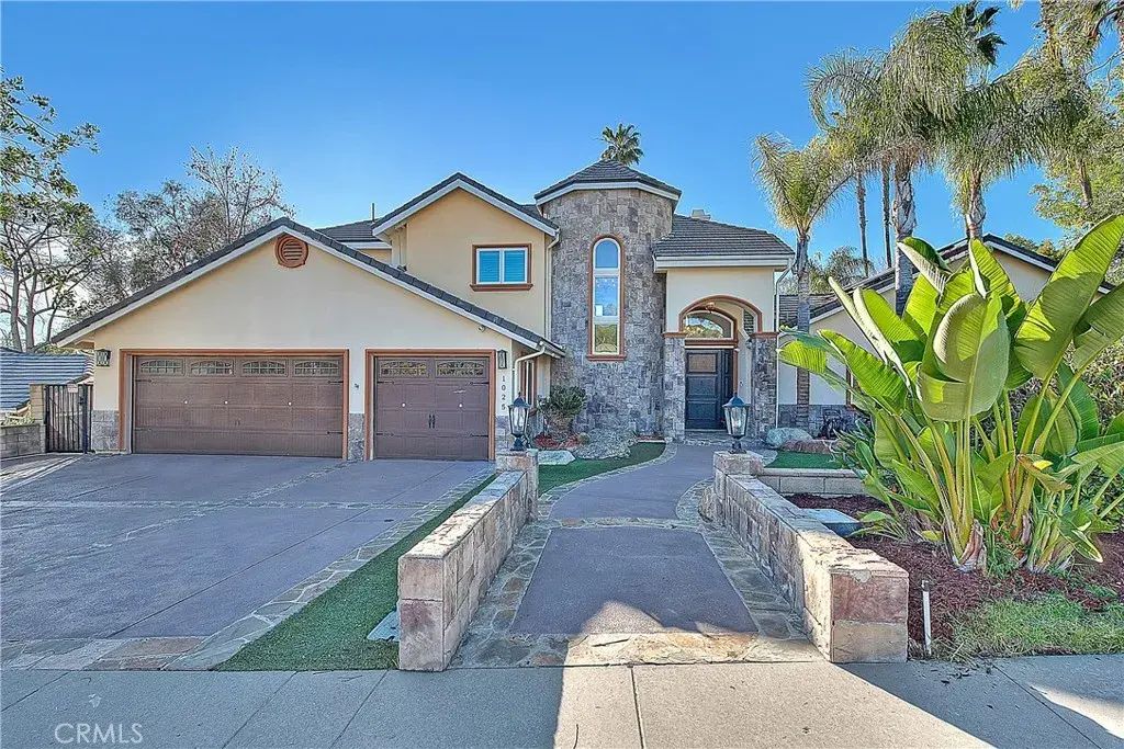 1025 N Horseshoe Bend, Walnut