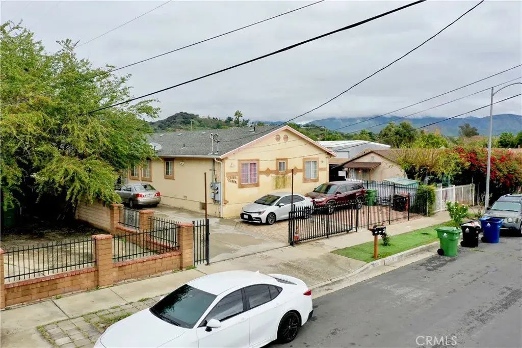 12537 Bromwich, Pacoima