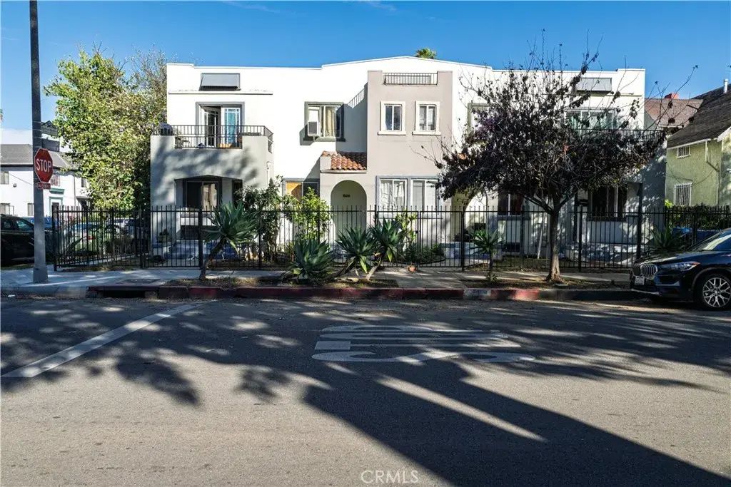 1500 S Hobart, Los Angeles