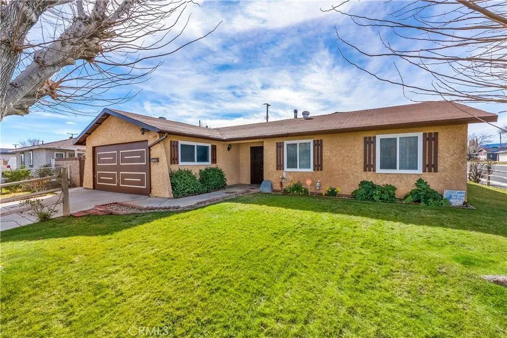 1156 W Avenue J10, Lancaster