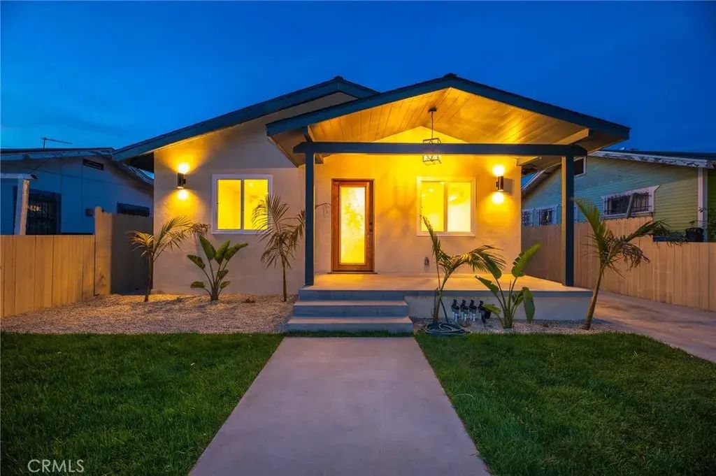 1535 W 70th, Los Angeles