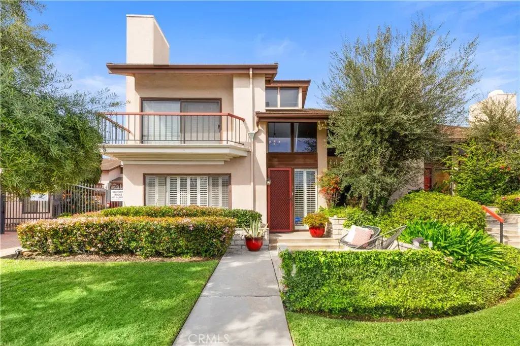 4015 N Virginia Rd 4, Long Beach