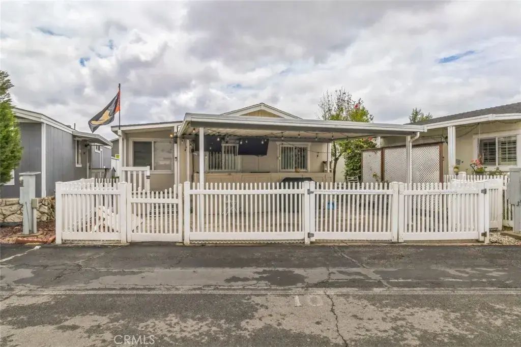 8221 Ilex 10, Fontana