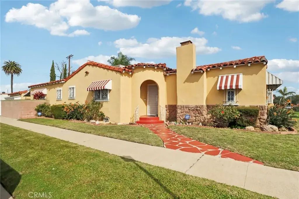 1961 W 84th, Los Angeles