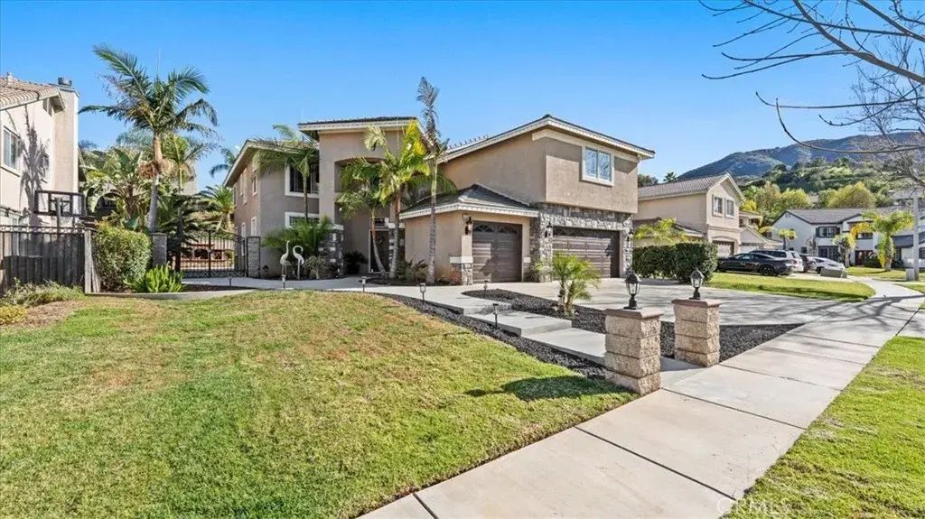 3735 Hilgard, Corona