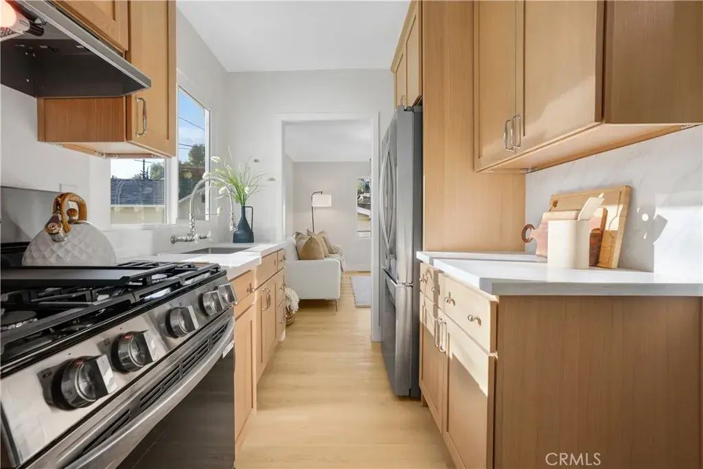 1565 Parmer, Echo Park