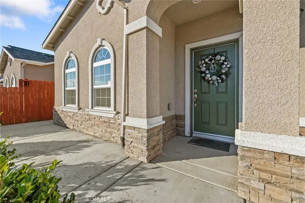 1237 E Orange Street, Avenal