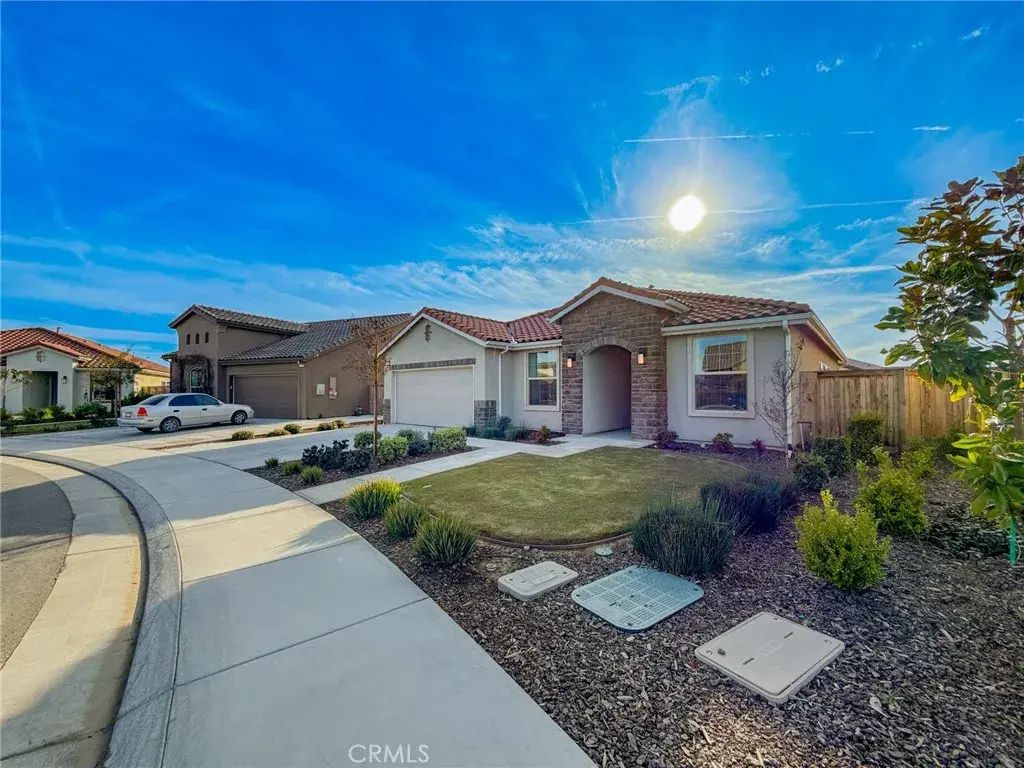 3317 Whispering Brk Lane, Shafter