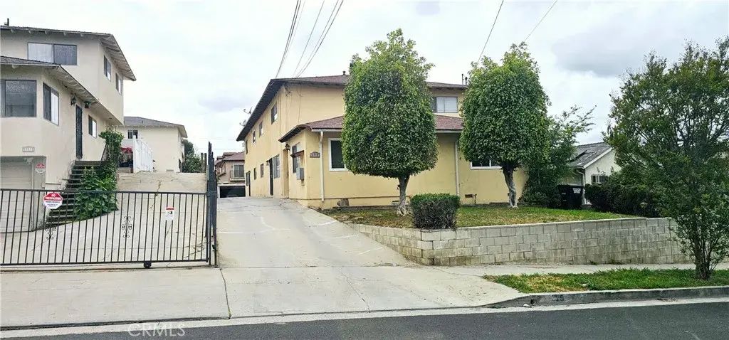 325 Russell Avenue, Monterey Park