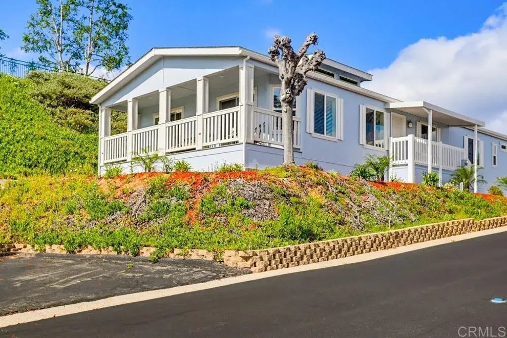 525 W El Norte Parkway 348, Escondido