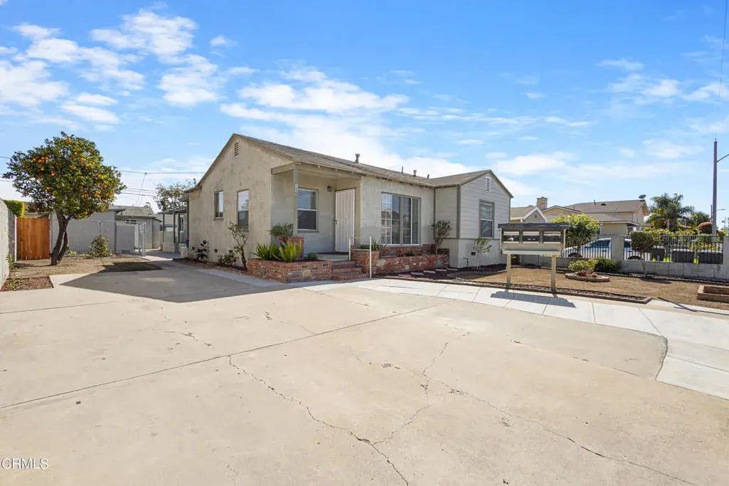 136 S Roosevelt Avenue, Oxnard