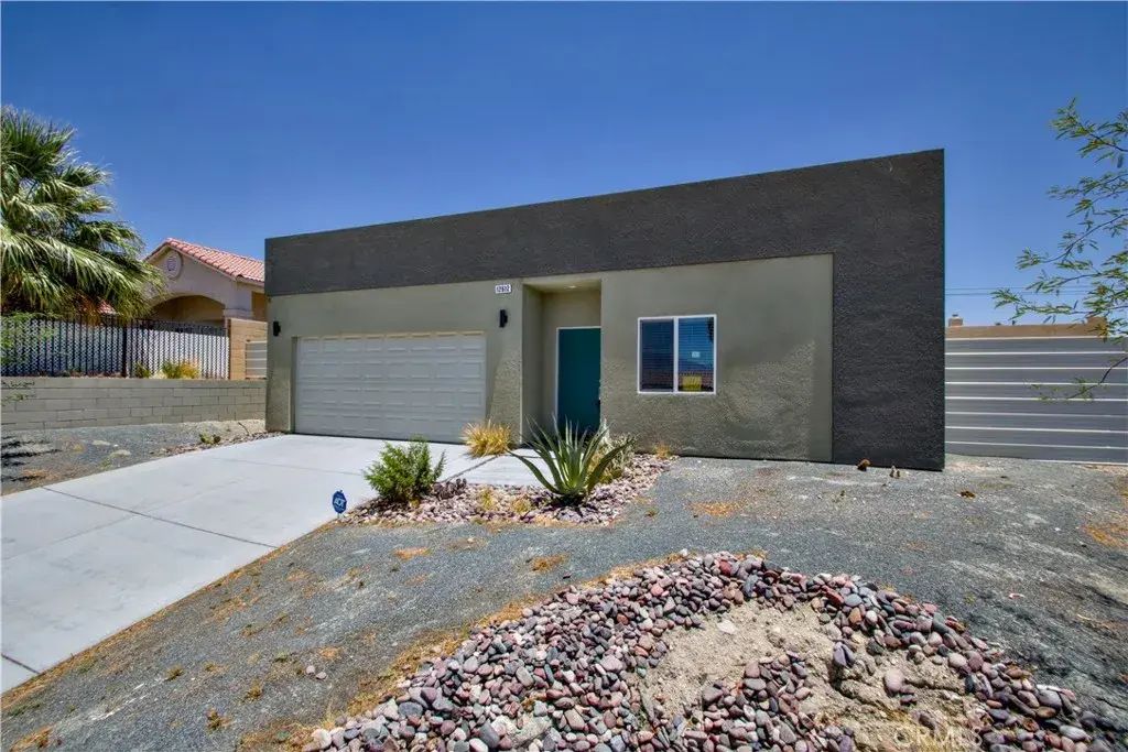 12612 Maui, Desert Hot Springs