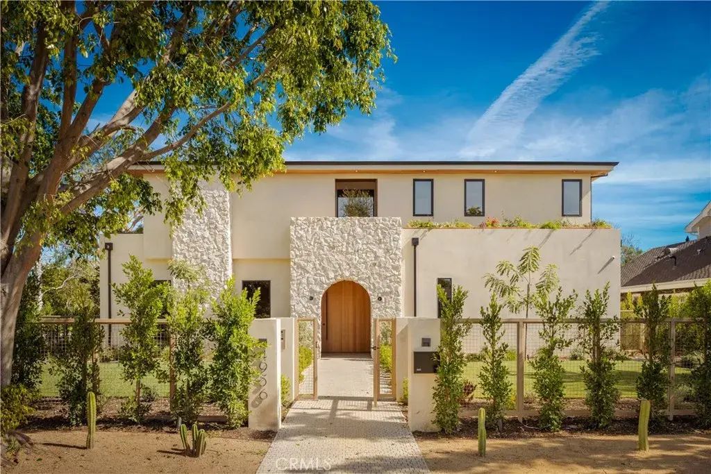 4956 Gentry Avenue, Valley Village