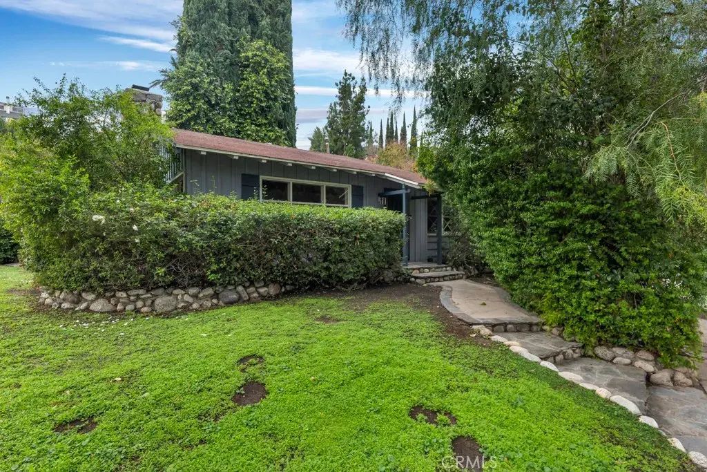 5161 Canoga Avenue, Woodland Hills