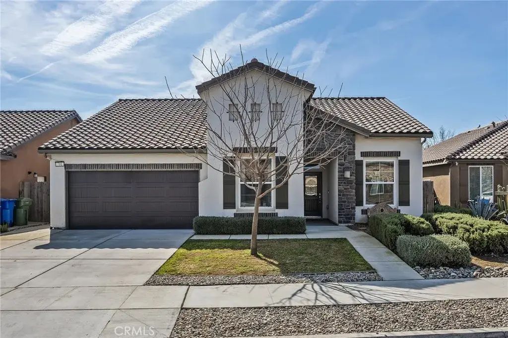 701 Strada, Lemoore