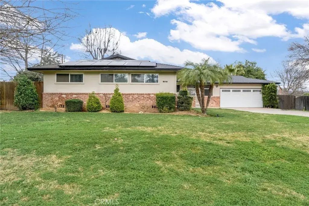 172 W Scott, Fresno
