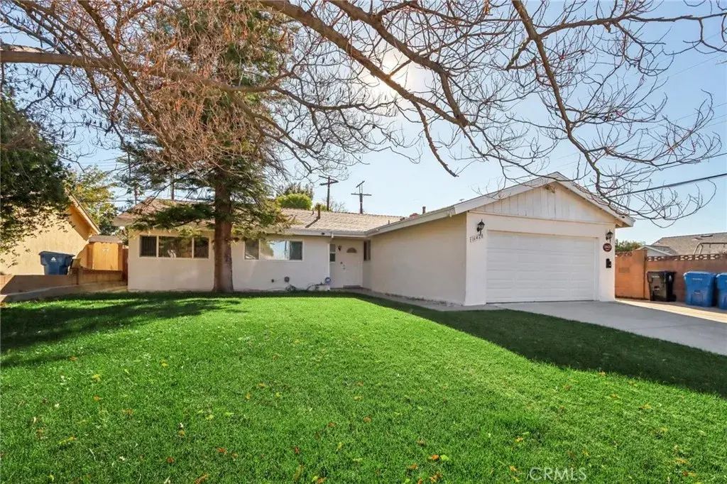 16428 Halsted Street, North Hills