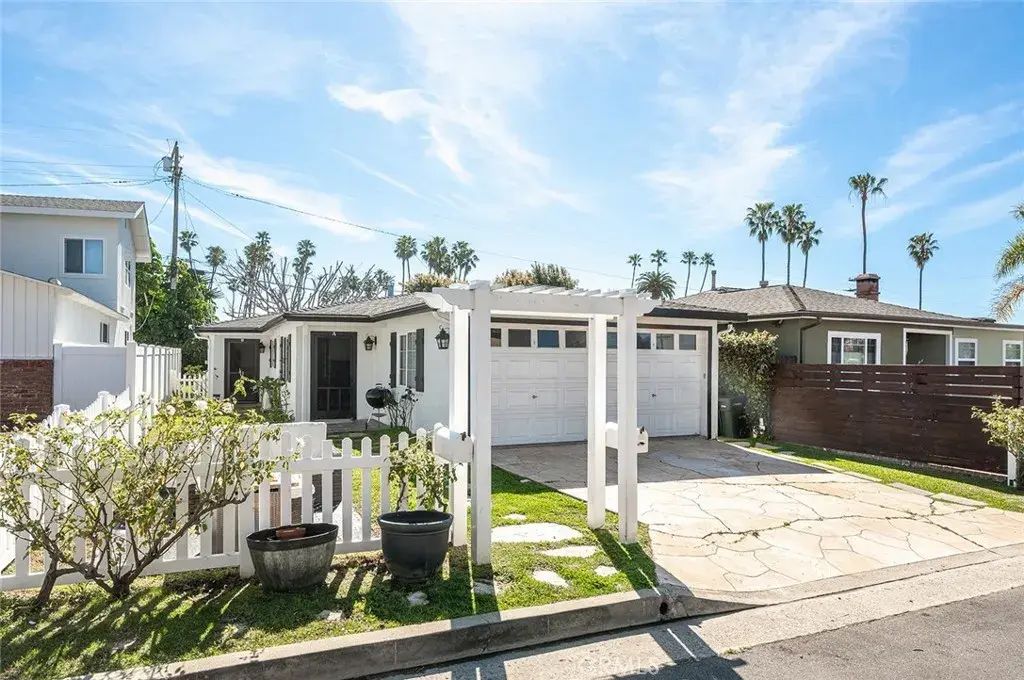 145 Avenida Pelayo, San Clemente