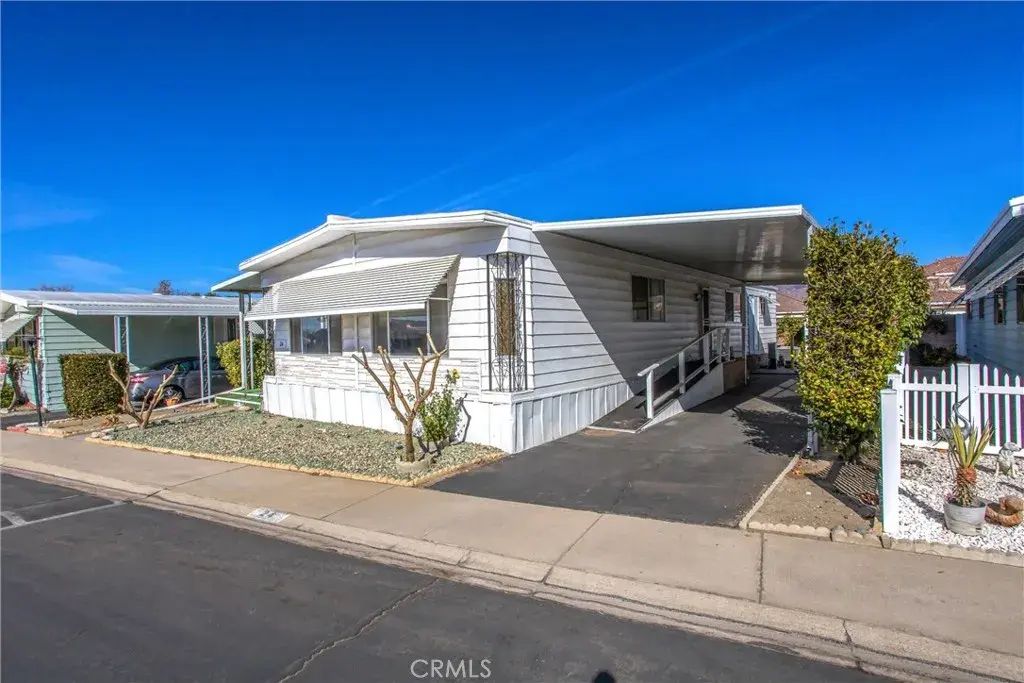 1251 Lugonia 24, Redlands