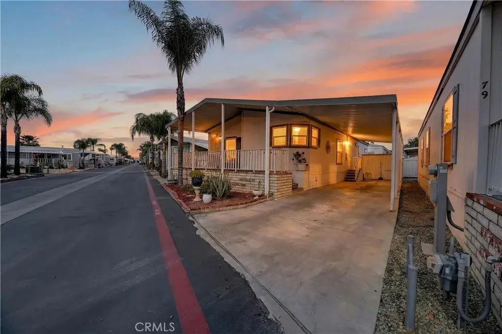 1445 W Florida 78, Hemet