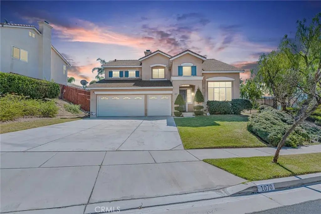 1070 Mandevilla Way, Corona
