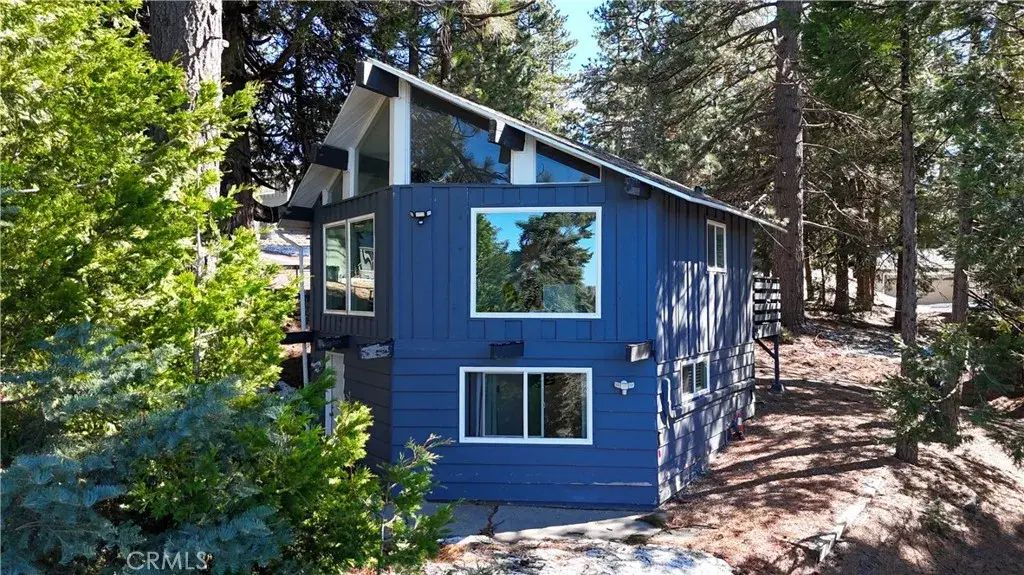 30904 Live Oak Drive, Running Springs