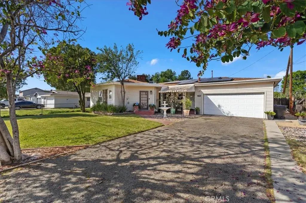16470 Upland, Fontana